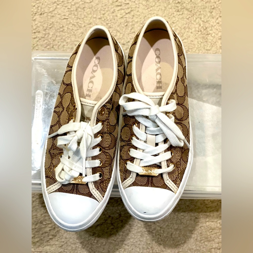 Coach sneaker almost brand new